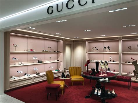 Holt Renfrew Gucci sneakers